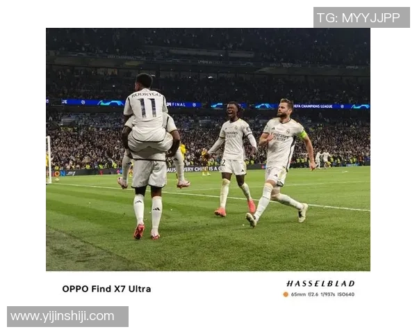 足球明星的全身照片展示他们的风采与魅力，感受足球场上的激情与荣耀